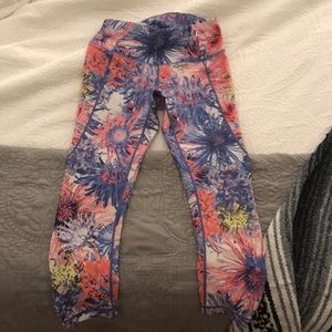 Carrie Underwood workout line pants !